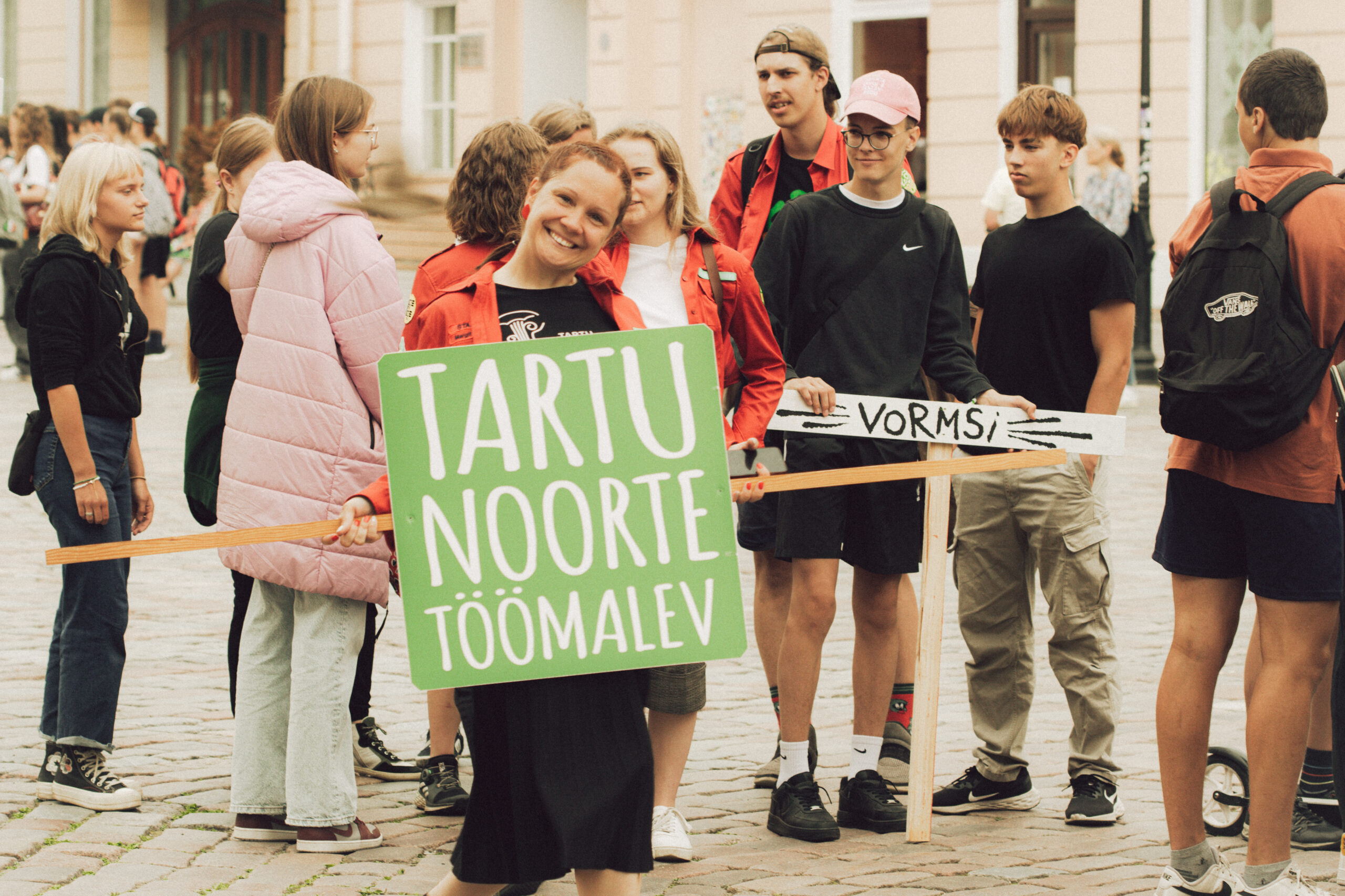 Juunikuu keskpaik tähendab Tartu Noorte Töömalevas alati seda, et ees on ootamas paar kuud tegusat malevasuve. 17. juunil toimus meeleolukas avamisüritus koos l