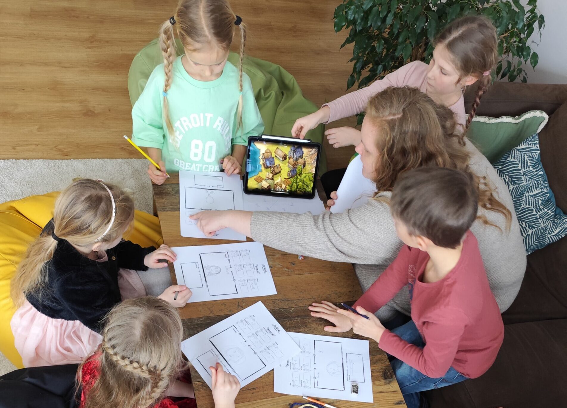 Kuu-kaks tagasi alustasime Ilmatsalus, tänu ühe uue noore initsiatiivile, Rollimängu Reedetega, kus mängitakse rollimänge (RPG-sid) (nt nagu Dungeons & Dragons 